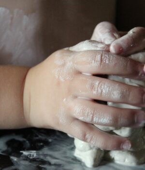hand-845269_1920
